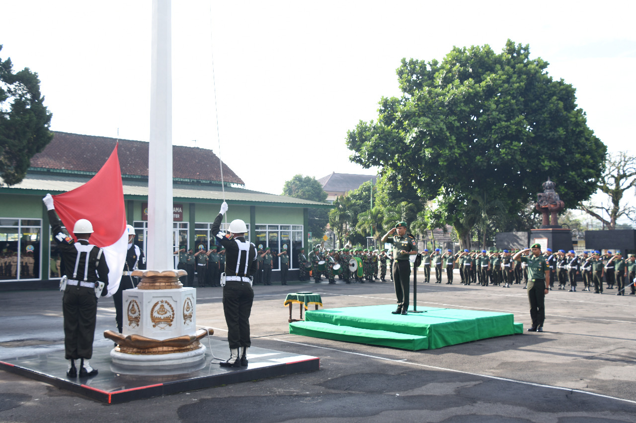 Upacara Bendera 17-An, TNI AD Hadir Di Tengah Kesulitan Rakyat, Serta Mampu Memberikan Solusi 
